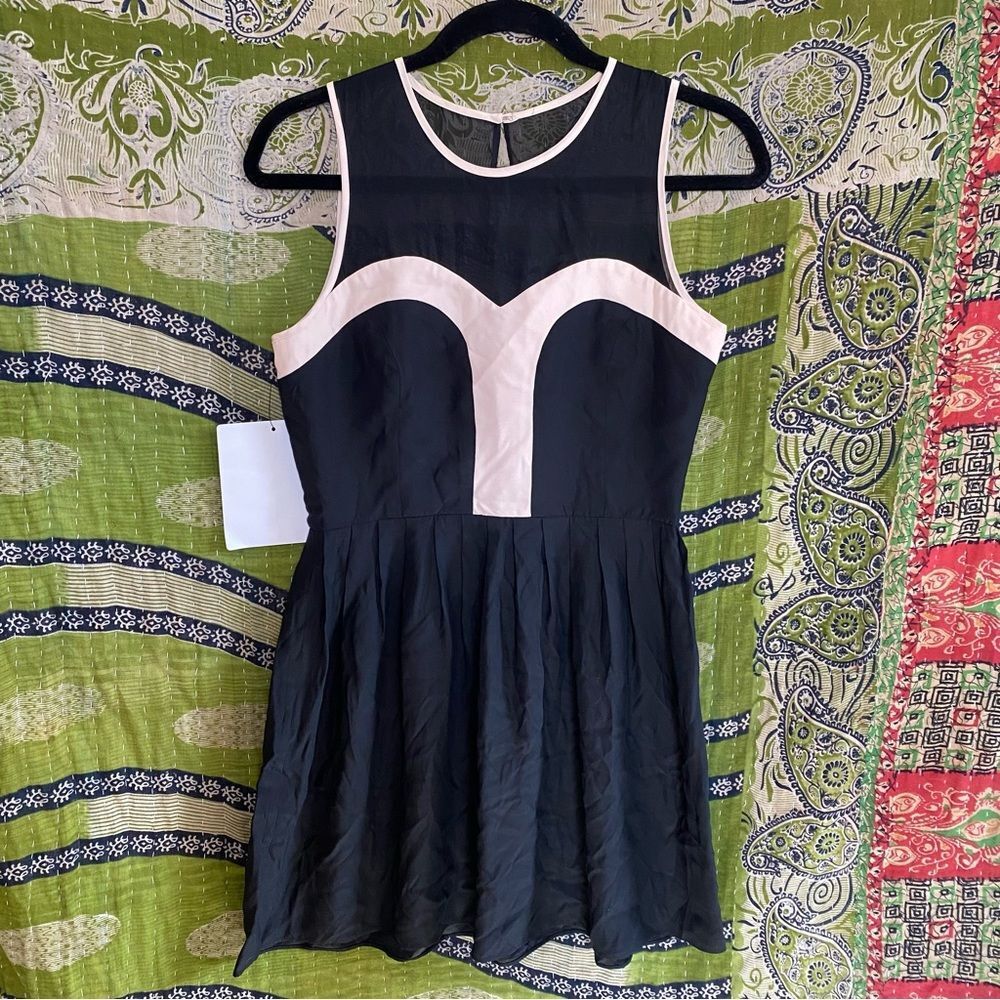Parker %100 Silk Black And Cream Fit And Flare Mini Dress Size Small